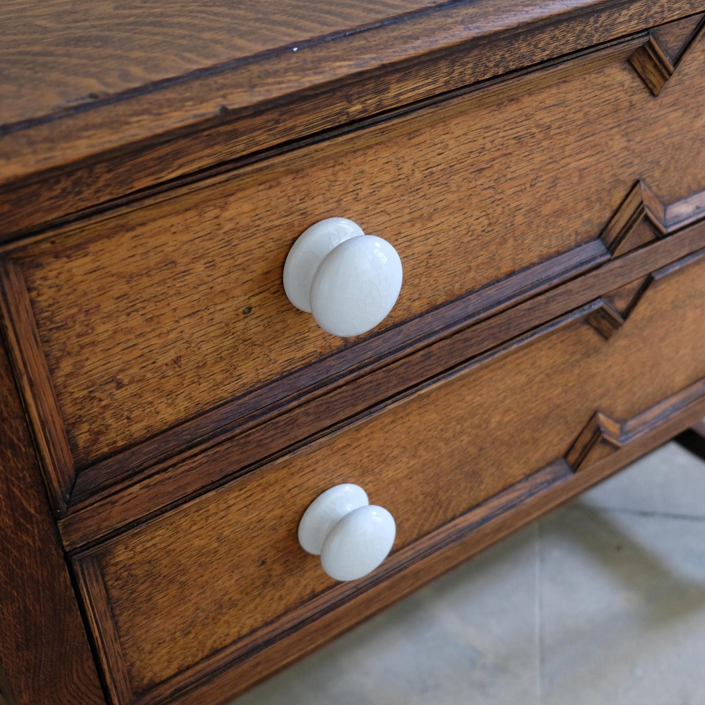 ARTS AND CRAFTS OAK SIDEBOARD WITH DRAWERS
