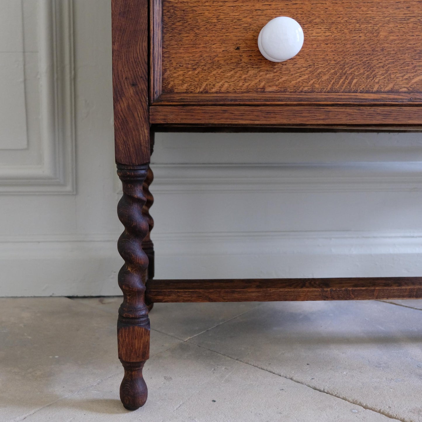 ARTS AND CRAFTS OAK SIDEBOARD WITH DRAWERS