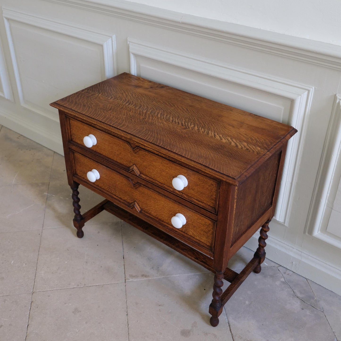ARTS AND CRAFTS OAK SIDEBOARD WITH DRAWERS