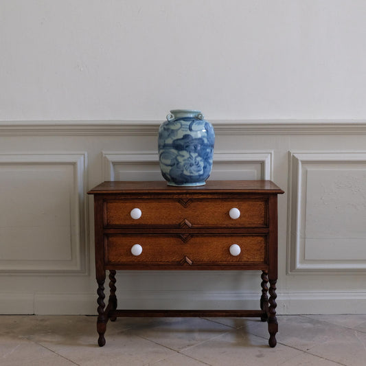 ARTS AND CRAFTS OAK SIDEBOARD WITH DRAWERS