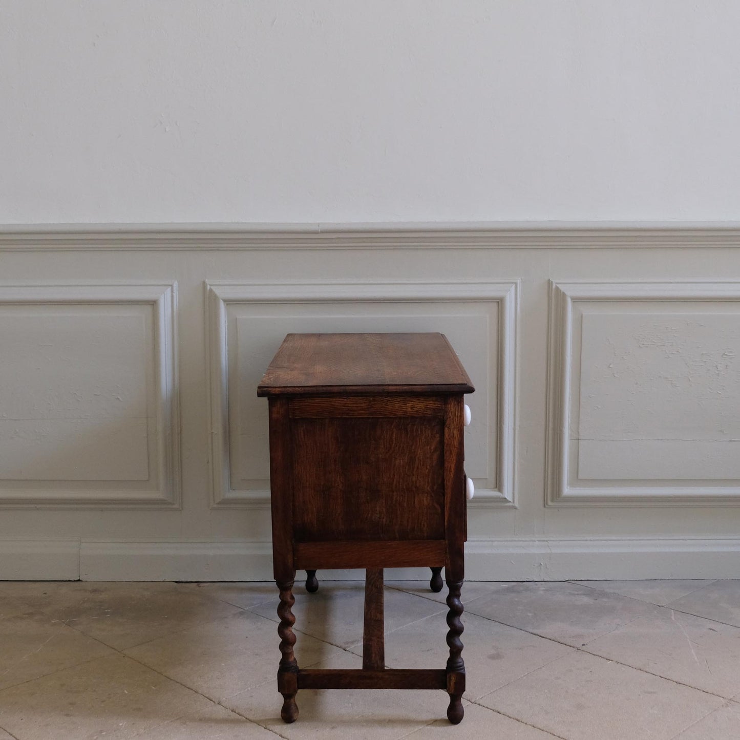 ARTS AND CRAFTS OAK SIDEBOARD WITH DRAWERS