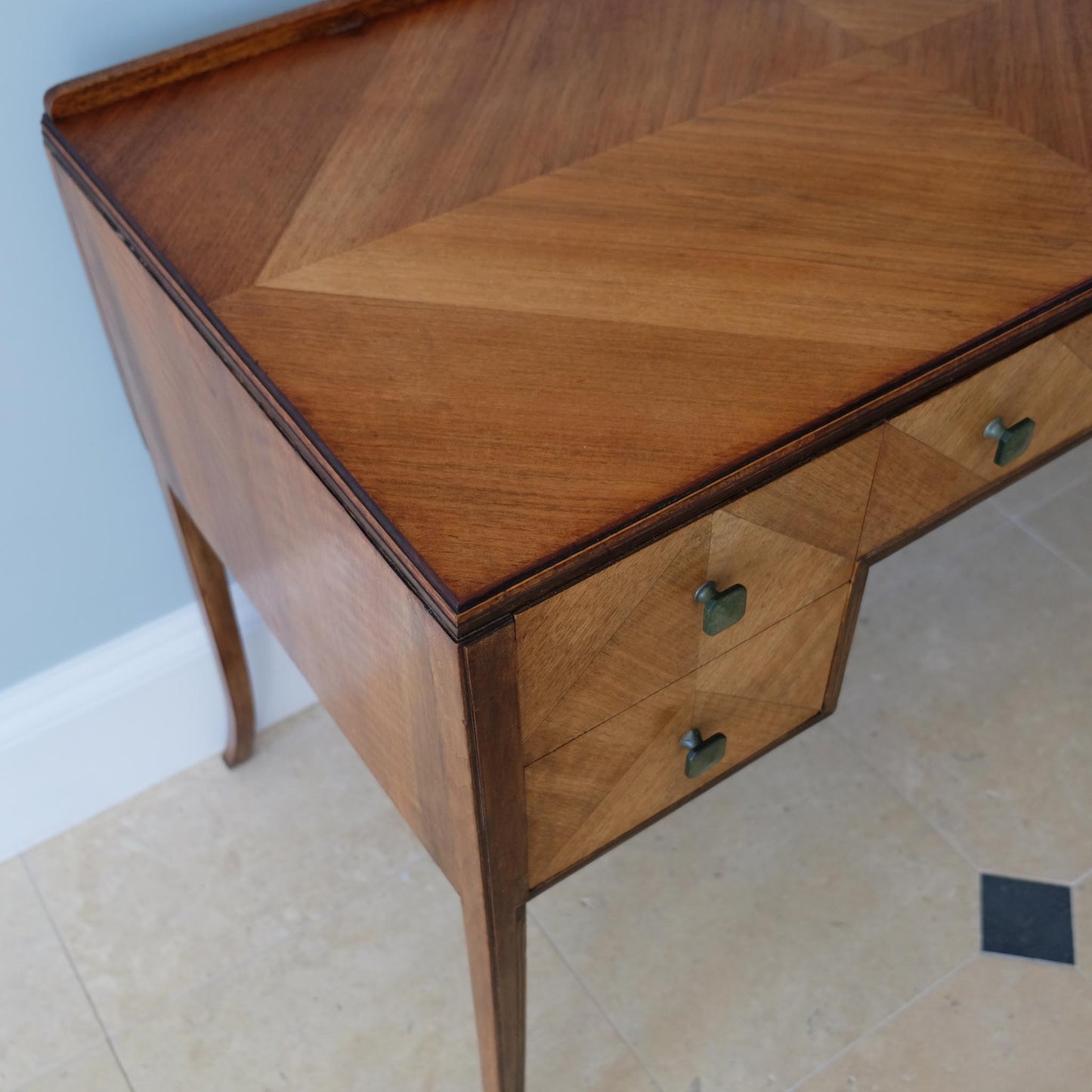 AN ART DECO MAPLE DRESSING TABLE