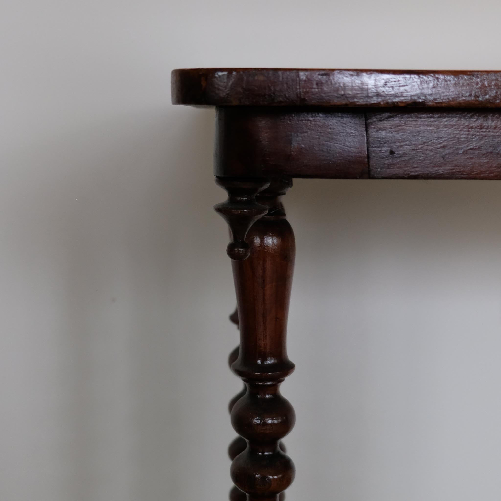 VICTORIAN WALNUT & SATINWOOD GAMES TABLE