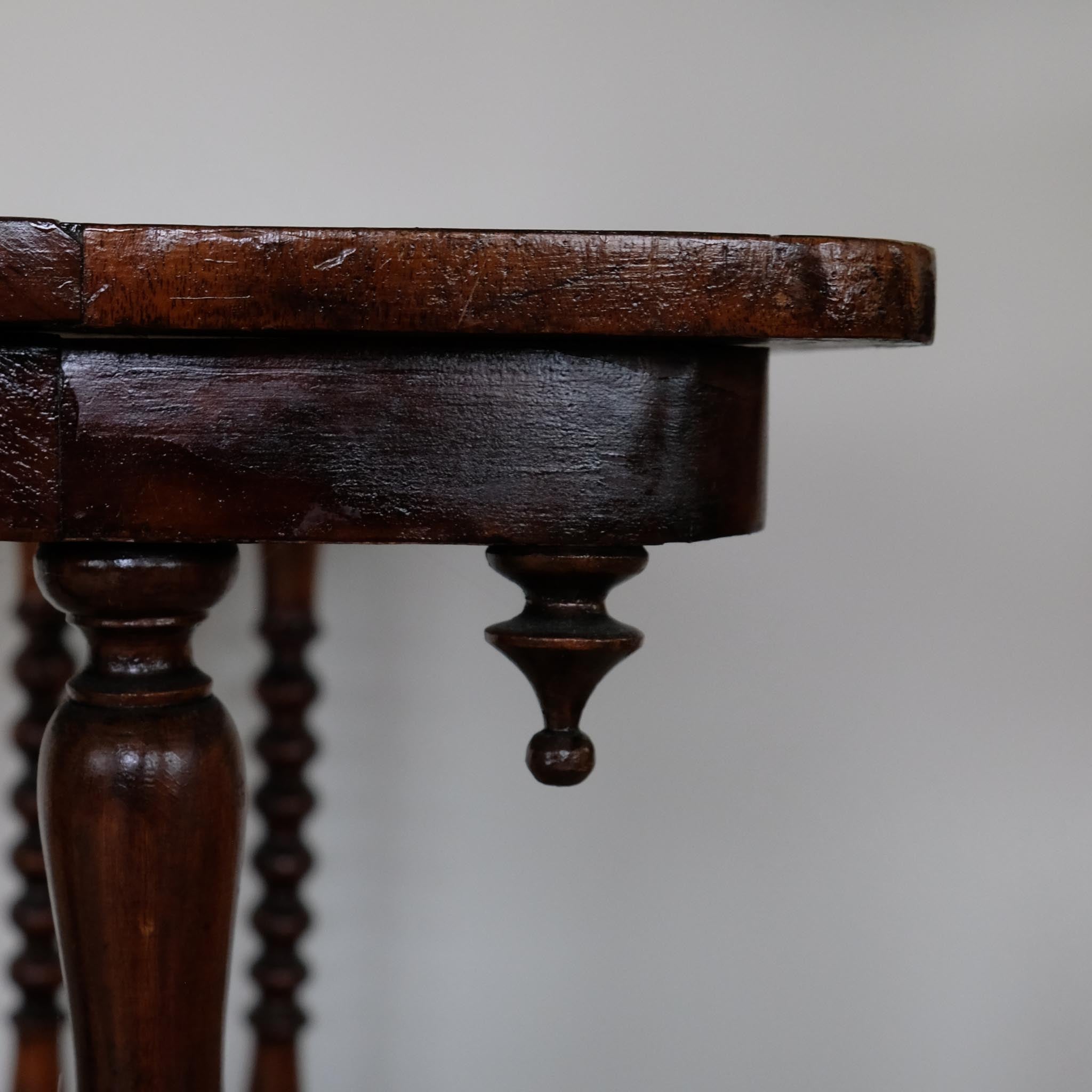 VICTORIAN WALNUT & SATINWOOD GAMES TABLE
