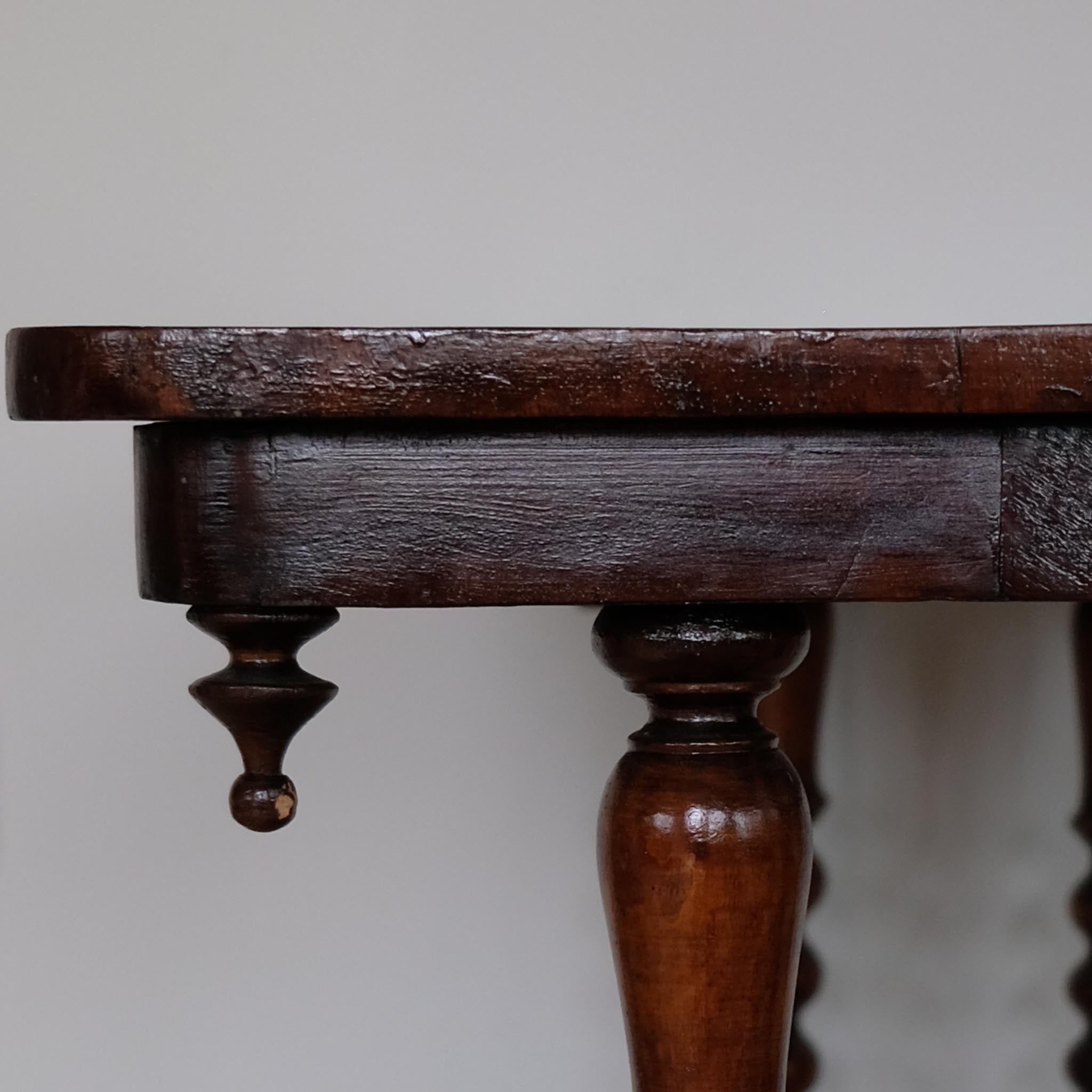 VICTORIAN WALNUT & SATINWOOD GAMES TABLE