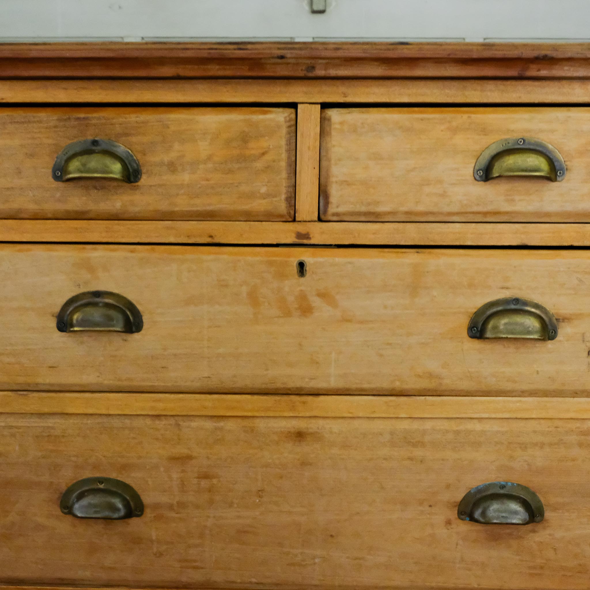 EDWARDIAN PINE CHEST OF DRAWERS WITH BRASS HANDLES