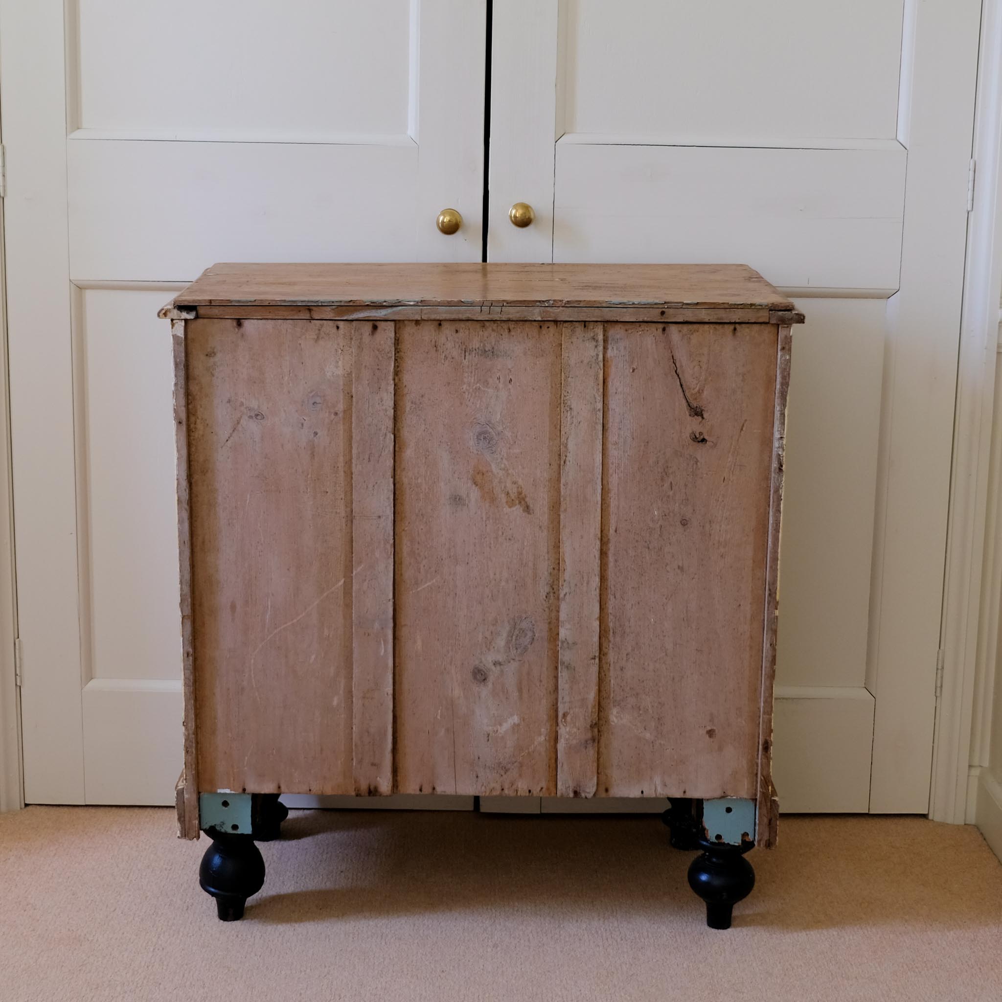 VICTORIAN PINE CHEST OF DRAWERS